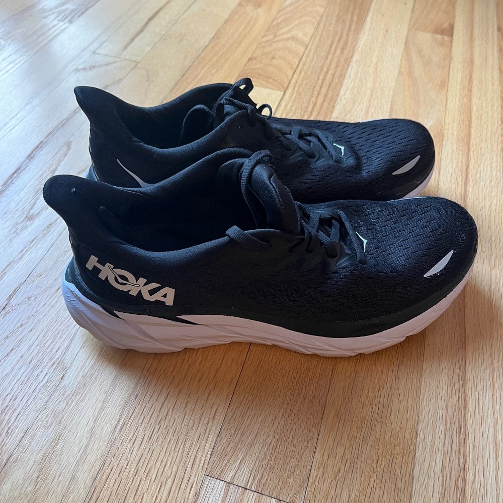 HOKA 8 1/2 Clifton 8 Like New